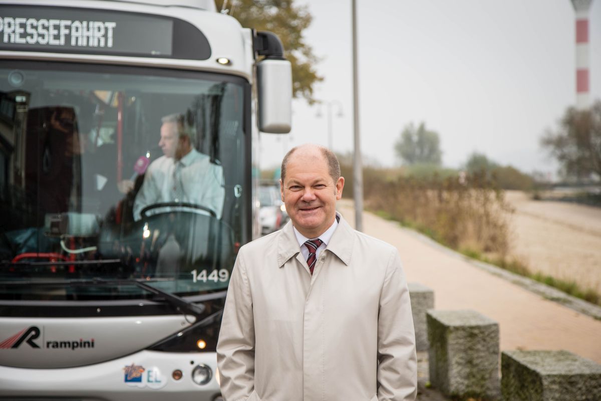 Die VHH läutet in Hamburg ein neues Zeitalter im Nahverkehr ein. Seit dem 29. Oktober 2014 fährt erstmals regulär im Linienbetrieb ein rein akkuelektrisch angetriebener Bus durch Hamburg-Blankenese.