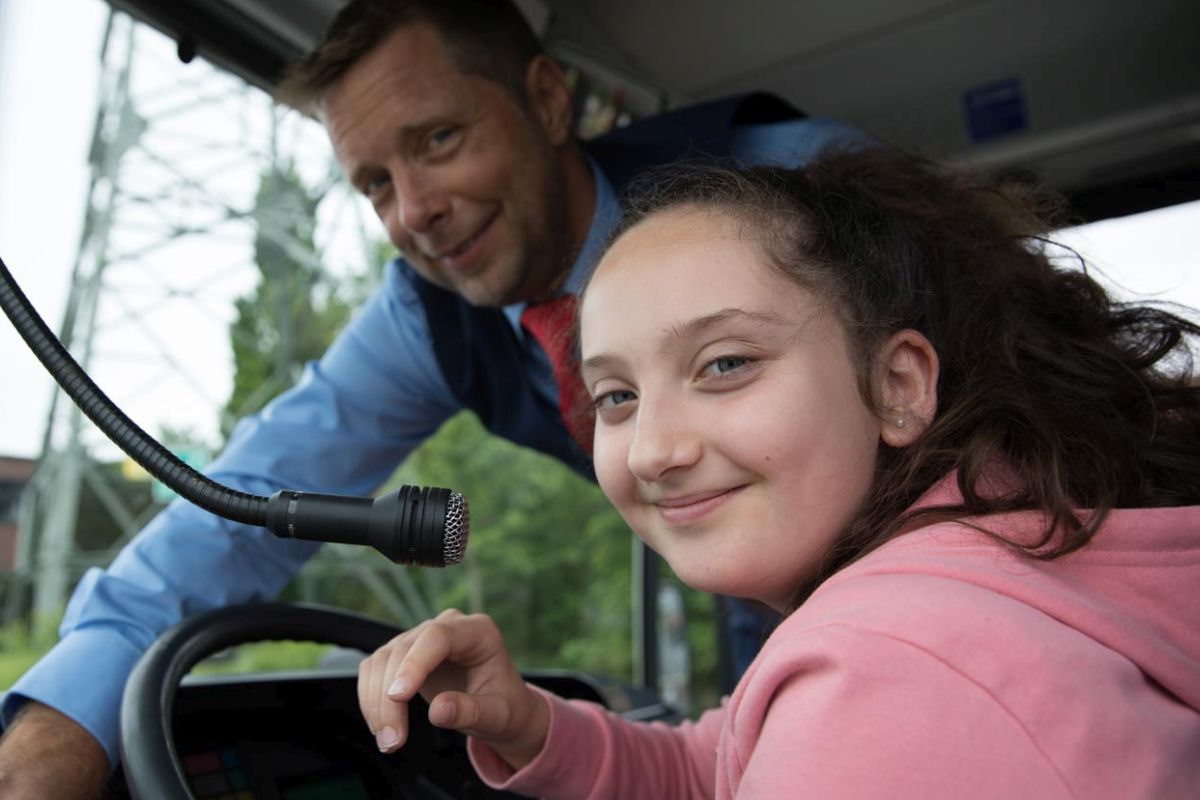 Auch in diesem Jahr beteiligt sich die VHH wieder am Maus Türöffner-Tag in Hamburg. An diesem Tag können Kinder auf dem Busbetriebshof hinter die Kulissen schauen.