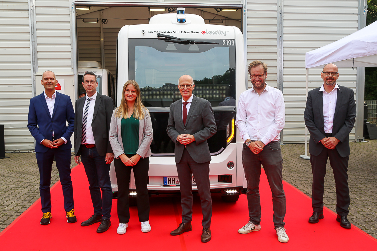 Die VHH hat das batteriebetriebene emoin Shuttle in Bergedorf Betrieb genommen