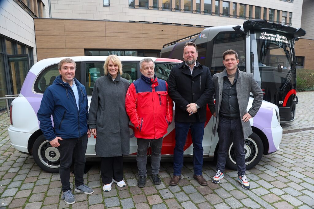 Das Team hinter dem vhh.mobility Projekt ahoi zusammen mit Geschäftsführerin Dr. Britta Oehlrich.