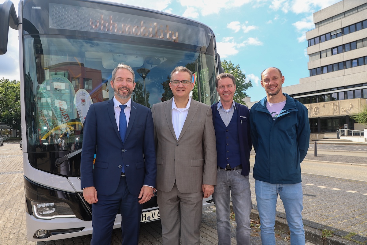 Die Stadt Ahrensburg und vhh.mobility treiben die Elektrifizierung des Busnetzes OD1 im Raum Ahrensburg voran.