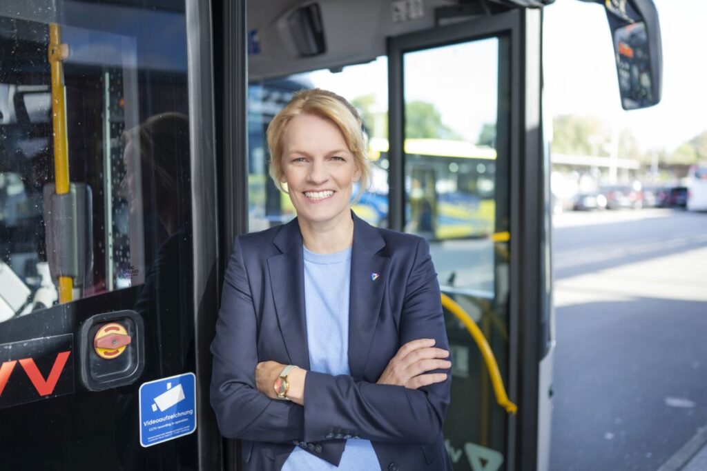 Die vhh.mobility Geschäftsführung: Dr. Britta Oehlrich