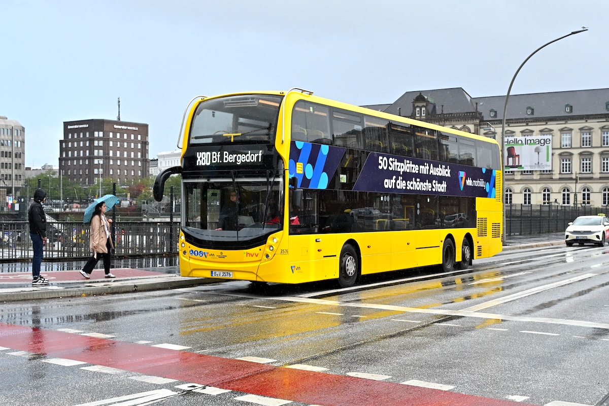 Hamburg fährt ab auf den Doppeldecker-Bus: Laut Umfrage würden 92 Prozent aller Fahrgäste einen Einsatz in der Hansestadt begrüßen.