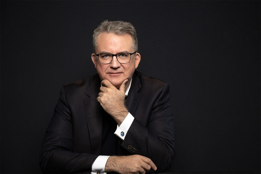 Dr. Lorenz Kasch Dr. Lorenz Kasch