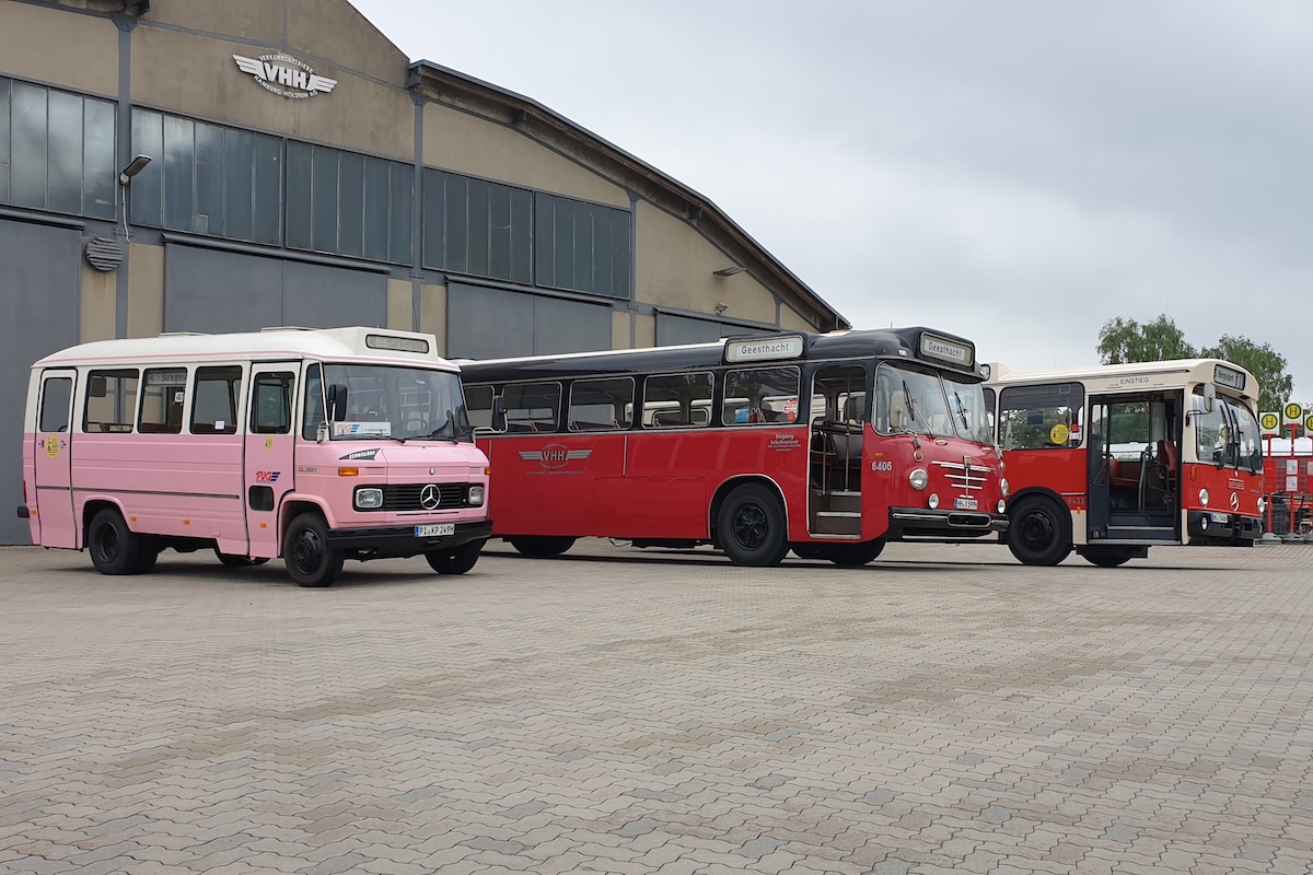 100 Jahre Busbetrieb: vhh.mobility schickt zum Jubiläum verschiedene Oldtimer-Busse in den Linienverkehr in Hamburg.